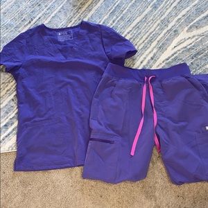 Like new light purple figs scrub set